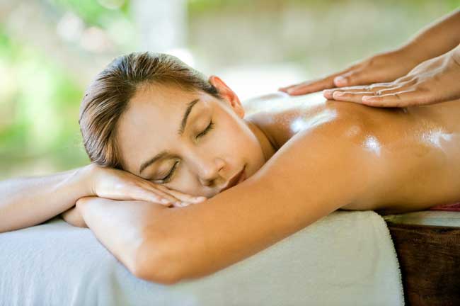 Woman-getting-massage